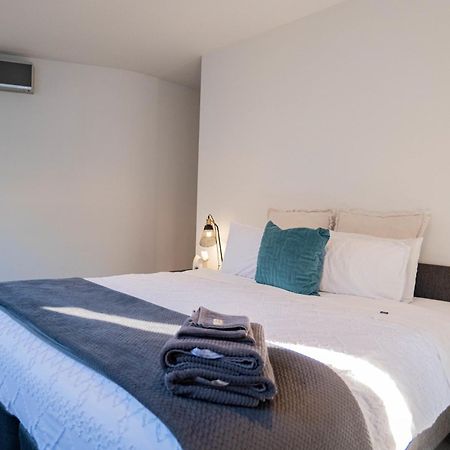 Large Executive 3 Bedroom Yarralumla Eksteriør bilde