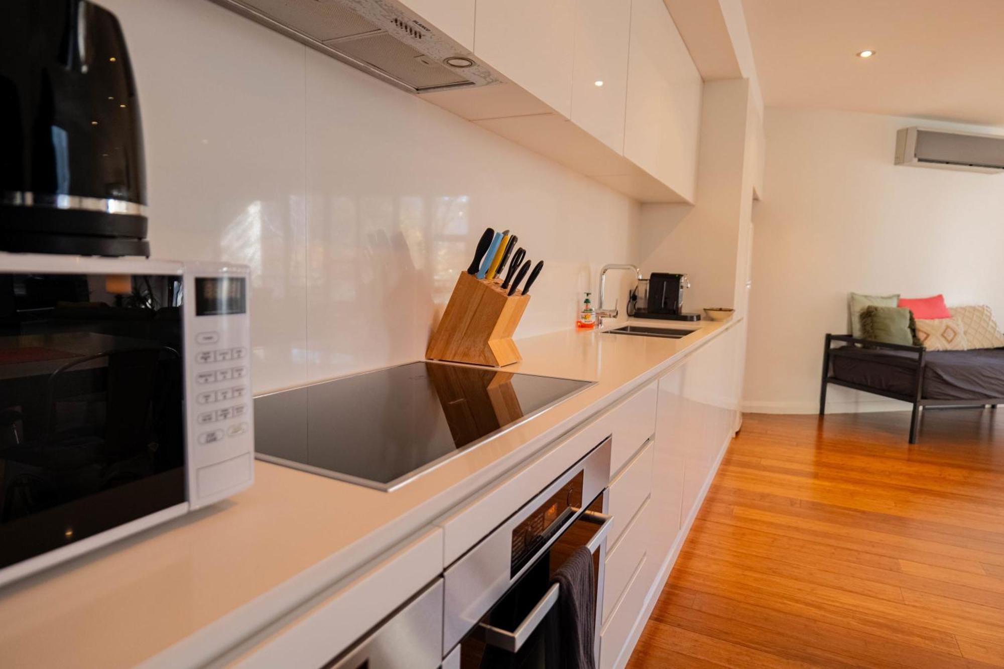 Large Executive 3 Bedroom Yarralumla Eksteriør bilde
