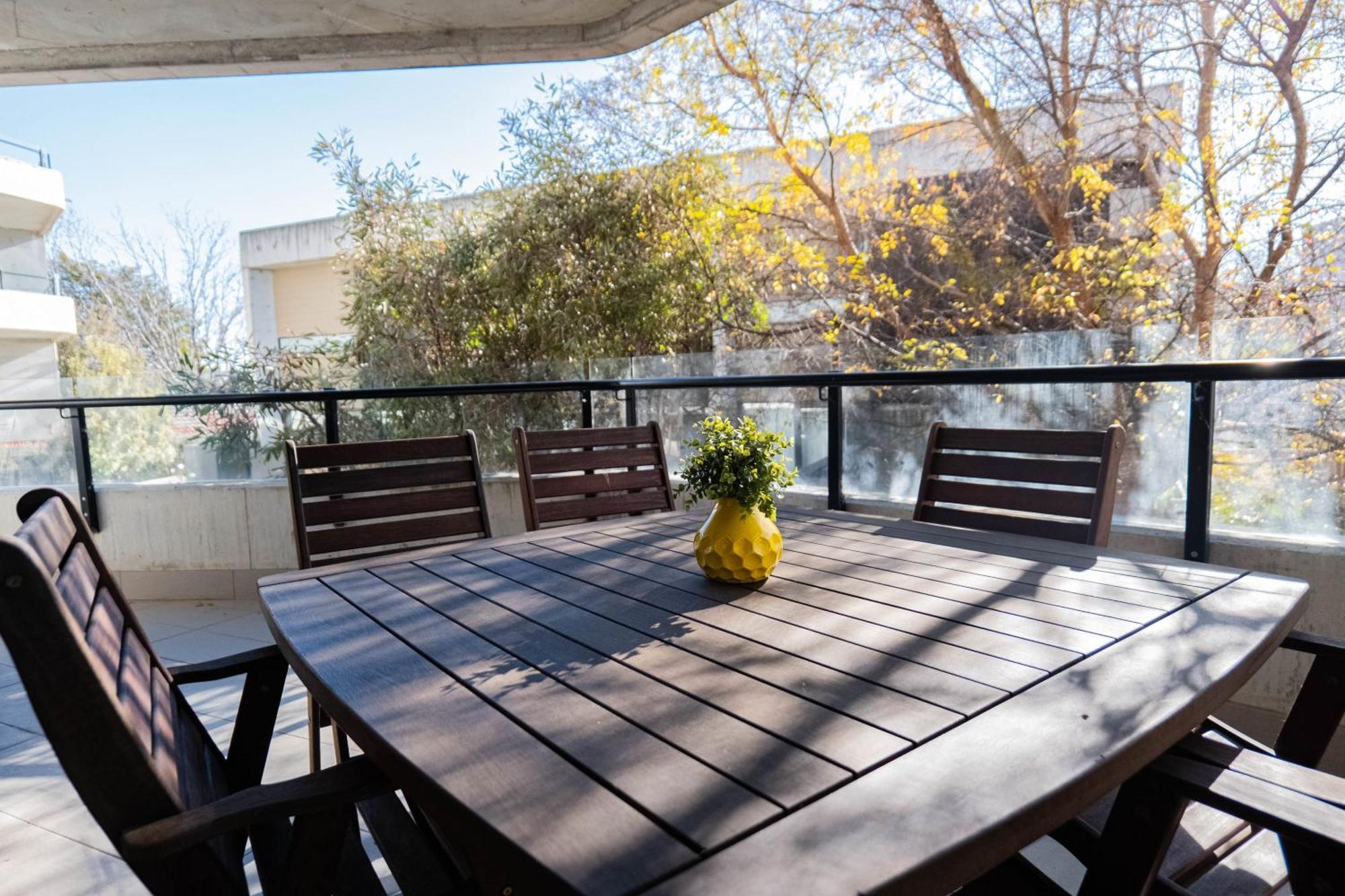 Large Executive 3 Bedroom Yarralumla Eksteriør bilde